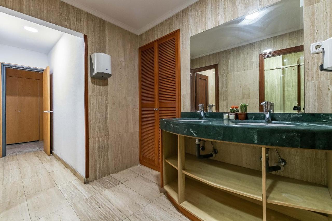 Grand Soho Ofihouse Malaga Appartement Buitenkant foto